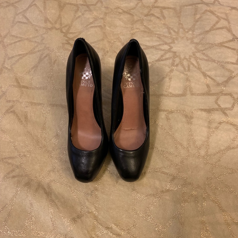 Vince Camuto Black Pumps